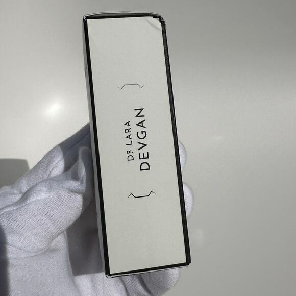 Dr Lara Devgan Hyaluronic Serum 1 oz 30 mL New in Box Sealed $245 Retail - Picture 4 of 7
